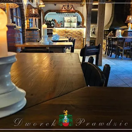 Dworek Prawdzic ニエホジェ