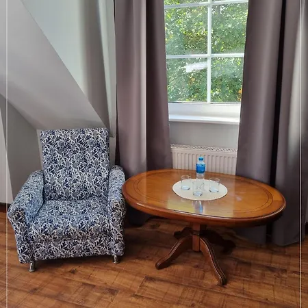 Hotel Dworek Prawdzic *