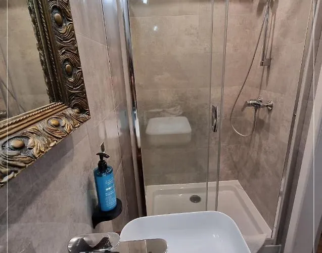 Dworek Prawdzic Resort *