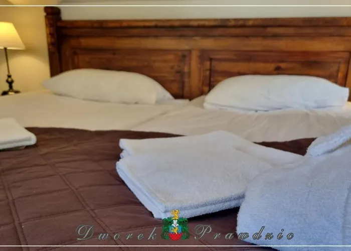 Dworek Prawdzic Resort *